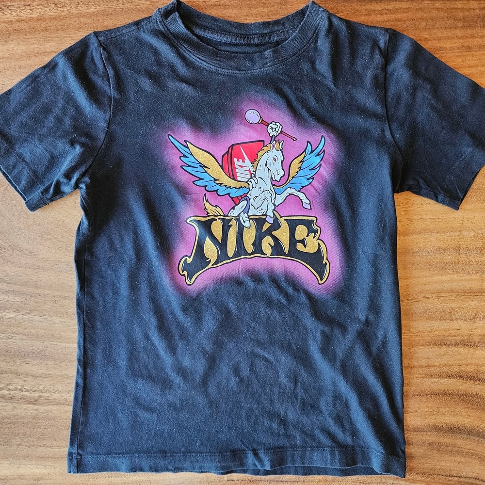 Kids Nike Black Pegasus Graphic Short Sleeve Tee M Pink Accent